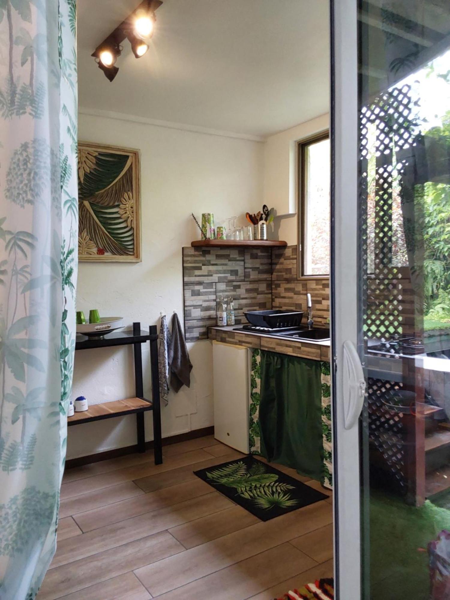 Fare Mahi Mahi Bed & Breakfast Утуроа Екстериор снимка
