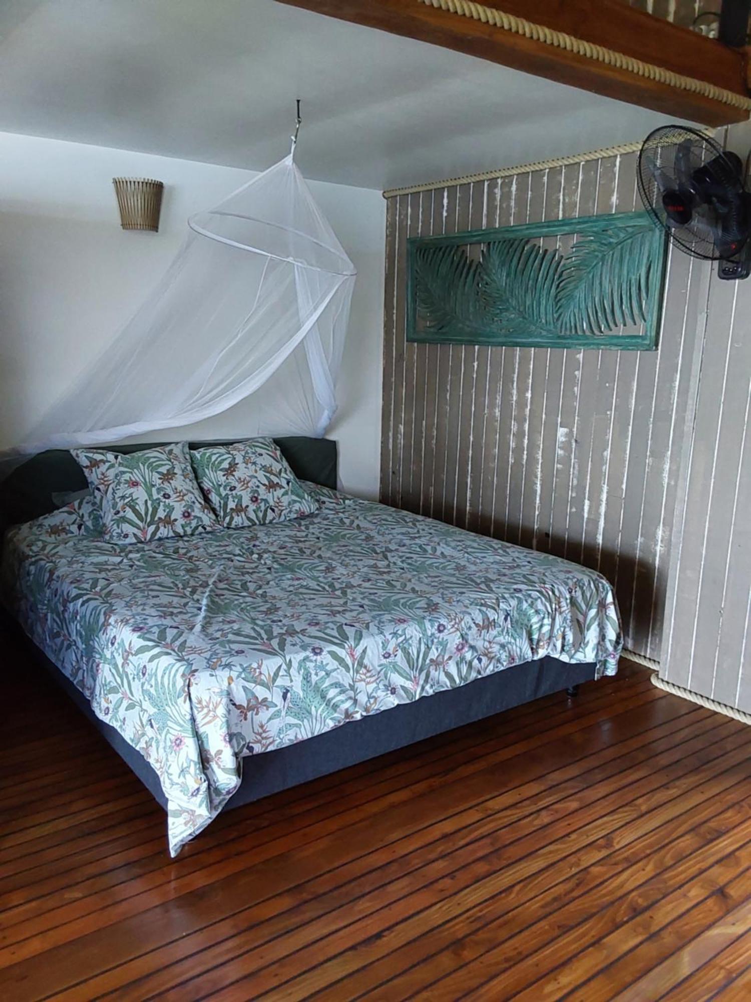 Fare Mahi Mahi Bed & Breakfast Утуроа Екстериор снимка